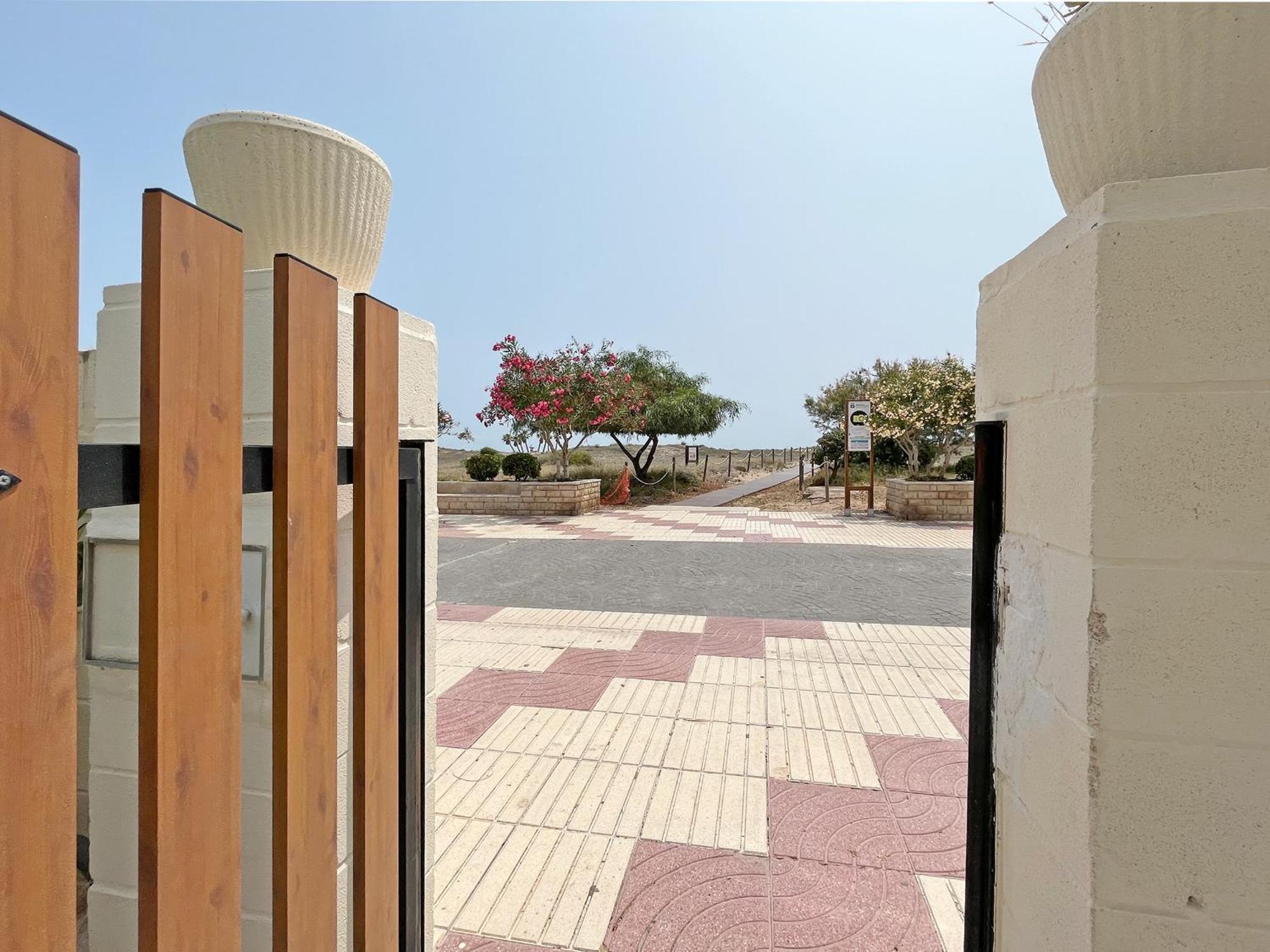 Global Properties, Las Dachas 1 - Apartamento En Primera Linea De Playa カネット・デ・ベレンゲル エクステリア 写真